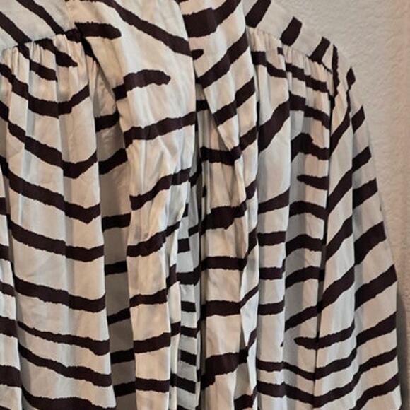 Balloon Long Sleeved Cropped Neck Bow Blouse Size 0 Zebra Print Brown Ivory - Picture 2 of 5